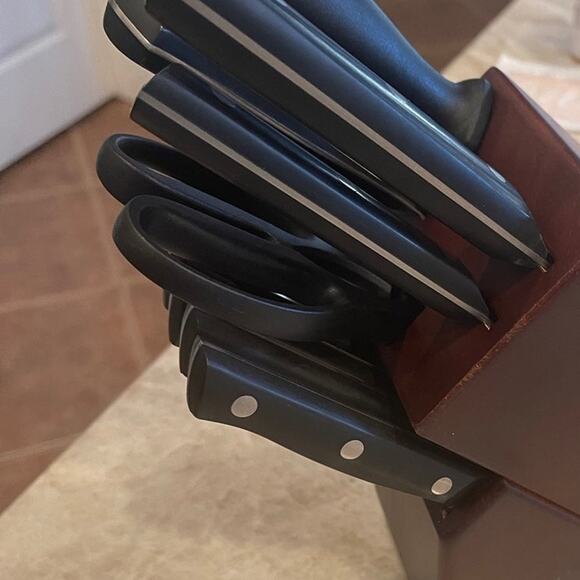 Henckels Dynamic edge knife set 12 pc with block NEW in BOX - Picture 5 of 11